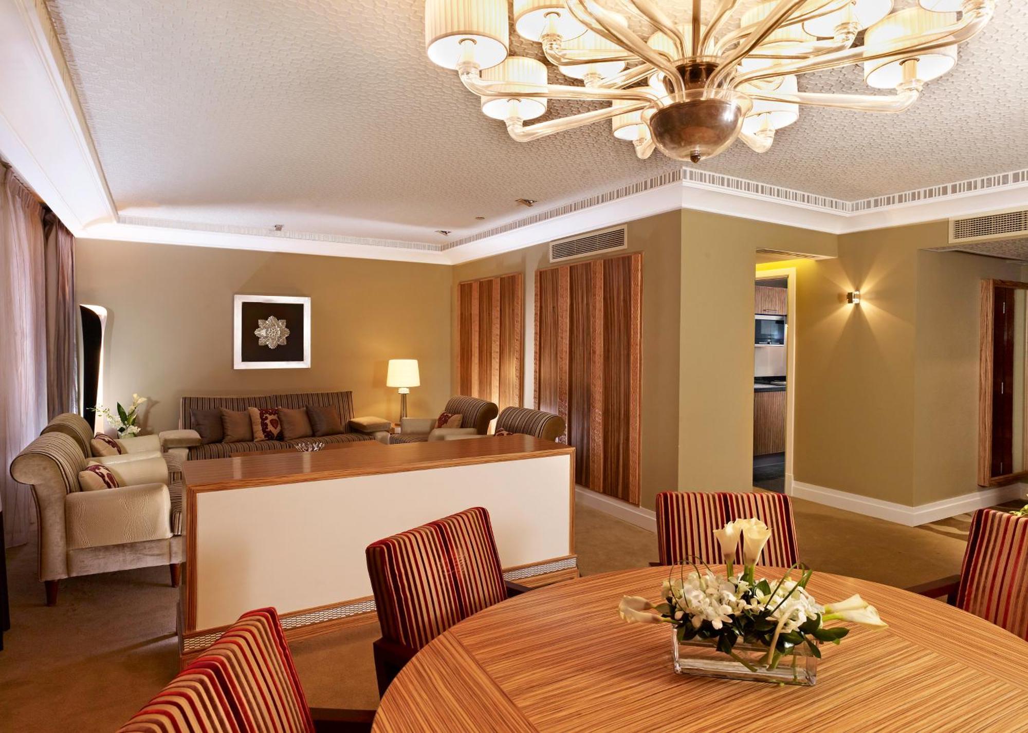 Intercontinental Cairo Citystars By Ihg Экстерьер фото A suite at the Ritz-Carlton, Dubai